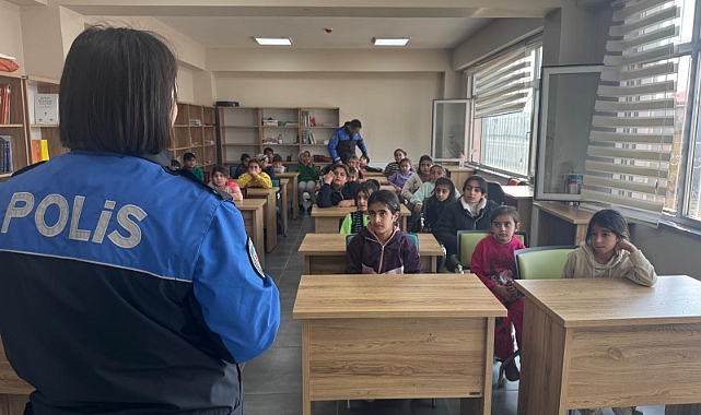 Iğdır'da Geleceğin Teminatı Çocuklar, Polislerden Önemli Bilgiler Aldı