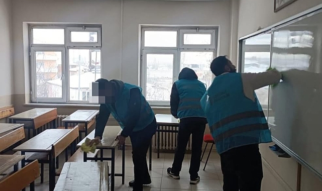 Iğdır'da Okullar Pırıl Pırıl: Yükümlüler Temizliğe Devam Ediyor