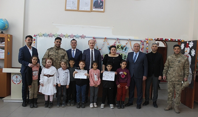 Iğdır'ın Karakoyunlu İlçesi'nde Karne Heyecanı
