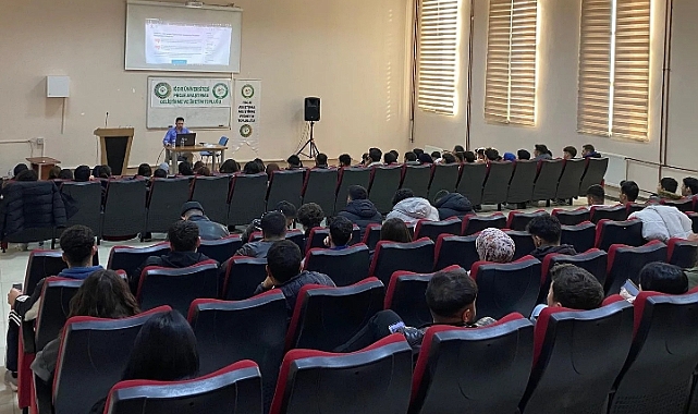 Iğdır Üniversitesi'nde TÜBİTAK 2209 Proje Eğitimiyle Öğrenciler Geleceğe Hazırlanıyor