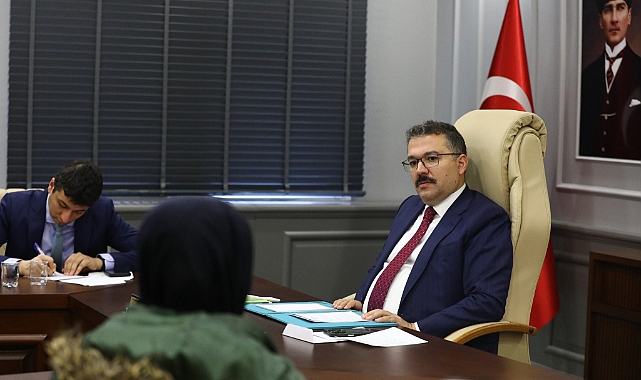 Iğdır Valisi Turan, Halk Günü'nde Vatandaşların Sesine Kulak Verdi