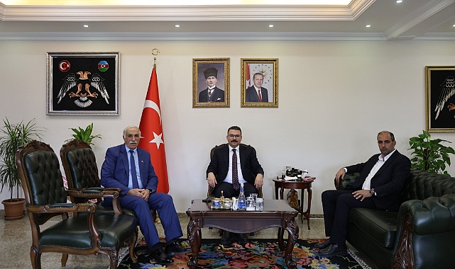 Iğdır Valisi Turan, Kalaça Köyü Muhtarı ve Güvenlik Korucuları Derneği Başkanı'nı Kabul Etti