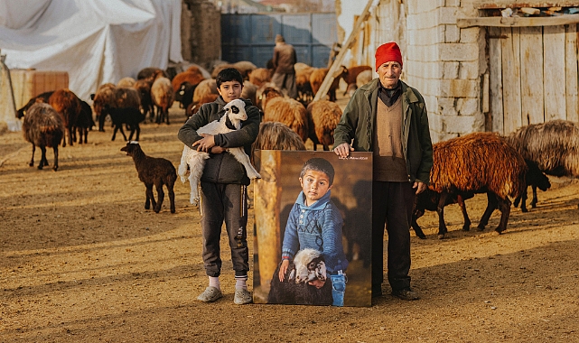 Iğdırlı Fotoğraf Sanatçısı Mehmet Özcan, 11 Yıl Sonra Çocuk Dostunu Ziyaret Etti