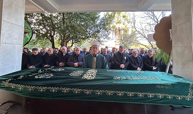 İngiltere'de cansız bedenine ulaşılan Prof. Dr. Orhan Ekren son yolculuğuna uğurlandı