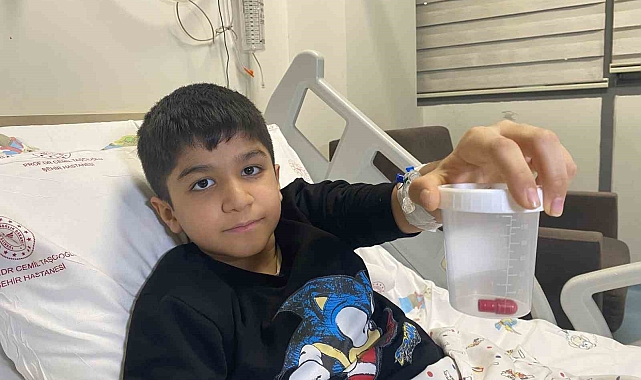 Islık çalmak isterken kalem kapağı yutan çocuk ölümden döndü: "Ana yolu tıkasa vefat edebilirdi"
