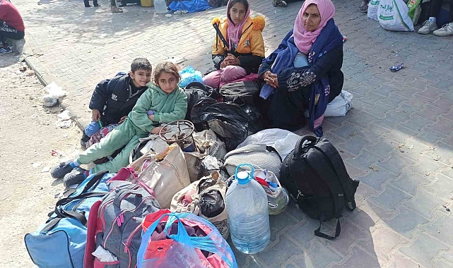 İsrail Engeliyle Karşı Karşıya: Gazze'de Yerinden Edilenler Evlerine Dönemiyor