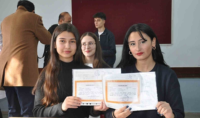 Kars'ta Binlerce Öğrenci Yarıyıl Tatili Heyecanını Yaşıyor