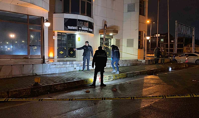 Kocaeli'nde Düğün Salonunda Kanlı Kavga: 2 Kişi Yaralandı