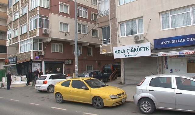 Küçükçekmece'de Çiğ Köfte Salonunda Kanlı Saldırı: Çocukluk Arkadaşını Öldürdü