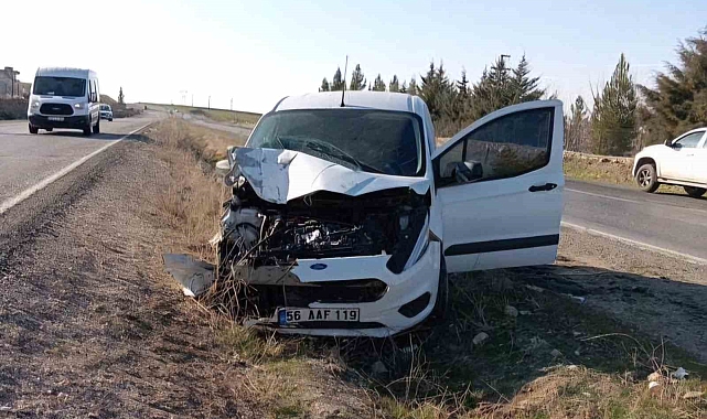 Kurtalan'da trafik kazası: 2 yaralı