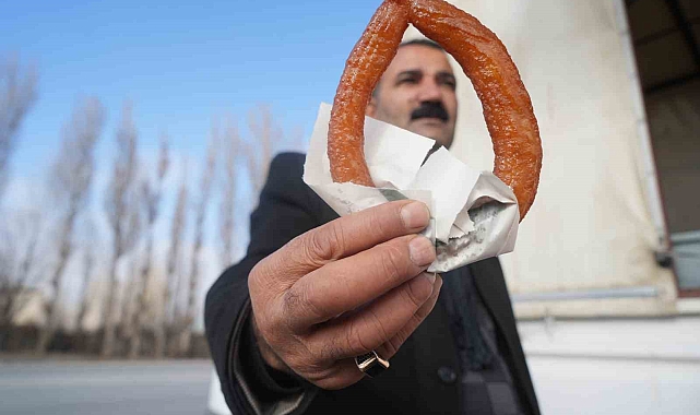 Muş Ovası'nda Tatlı Bir Durak: Naim Usta'nın Seyyar Tatlıcılığı