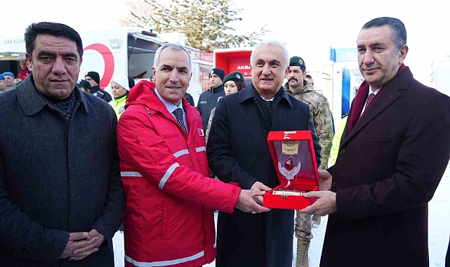 Muş Valisi Çakır'dan Kan Bağışına Örnek Bir Davranış