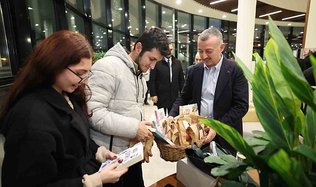 Öğrenciler yeni yıla kütüphanede girdi