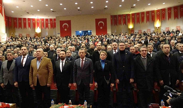 Özgür Özel, Erzurum'da 'halk buluşması'nda konuştu