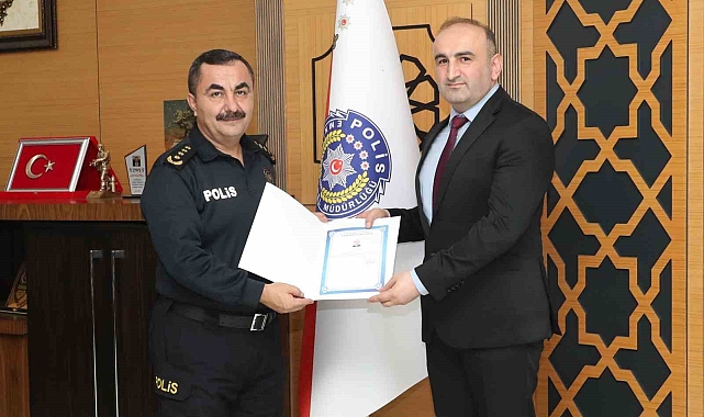 Samsun'da Gerilimli Kovalamaca: Hırsız Yakalandı, Polisler Ödüllendirildi
