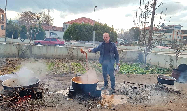 Sarıgöl'ün Altın Üzümü Pekmeze Dönüştü: Musa Topdemir'den Üreticilik Dersi