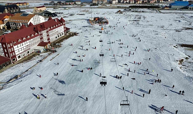 Sarıkamış Kayak Merkezi, Sömestre Tatilinde Kayak Severlerini Ağırladı