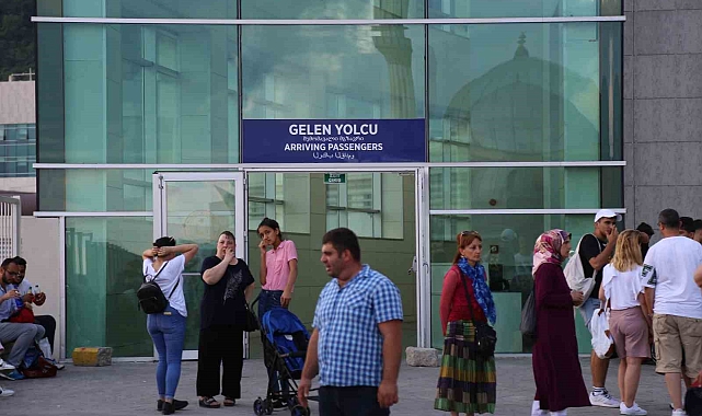 Sarp Sınır Kapısı ve Hopa Limanı'nda Rekor Yıl: 5.5 Milyon Kişi Geçiş Yaptı