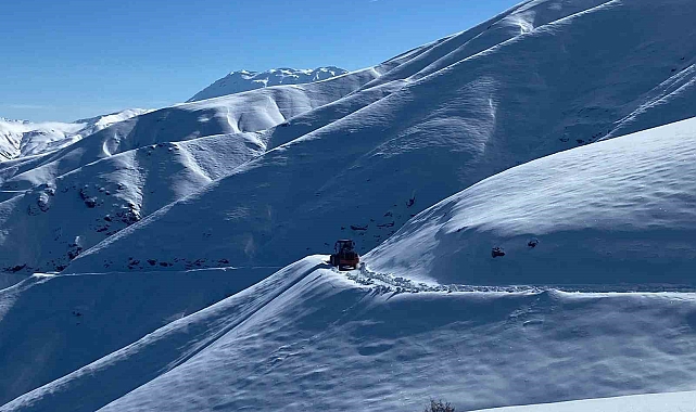 Sason'da kardan kapanan köy yolları ulaşıma açıldı