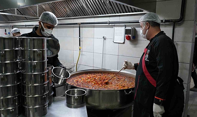 "Sıcak Yemek Projesi" ile her gün bin aileye yemek dağıtılıyor