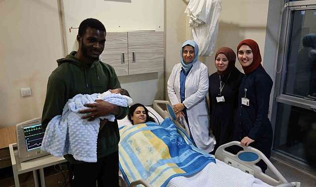 Sivas'ta Yeni Yılın İlk Bebeği: Bir Aşk Hikayesi ve Kültürlerin Buluşması