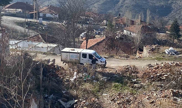 Sokak köpeklerinin saldırdığı depremzede kadın bebeğini kaybetme tehlikesi yaşıyor