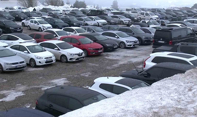 Uludağ'da Otopark Kaosu: Tatilcilerin Kabusu!