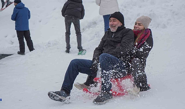Uludağ'da Sömestr Tatilinde Kış Sporlarına Yoğun İlgi