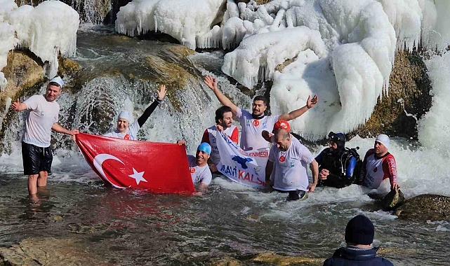 Van Gölü Aktivistleri, Dondurucu Soğuğa Meydan Okudu!