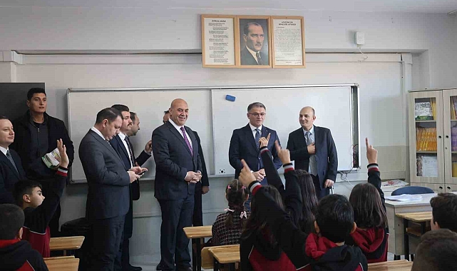 Van'da Karne Heyecanı: 290 Bin Öğrenci Tatile Çıktı