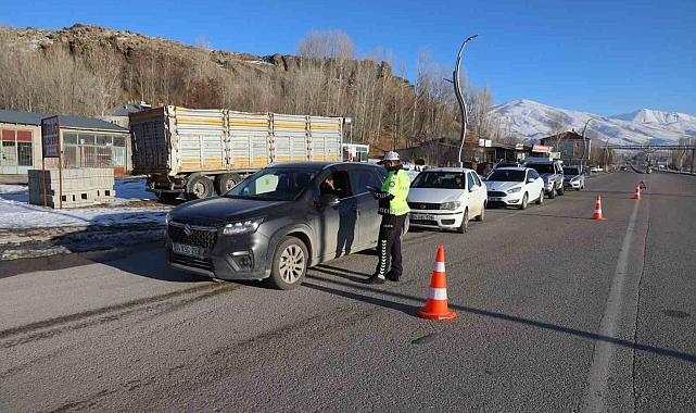 Van'da Yollarda Denetim Sıkılaştı: 193 Sürücüye Ceza