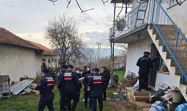 Yaşlı çift sobadan zehirlenerek hayatını kaybetti