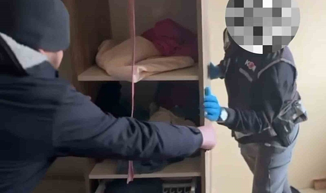 Aksaray'da Dolap Arkasından Kaçak Sigara İmalathanesi Çıktı