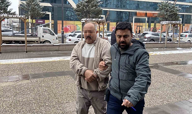 Aksaray'da Emlakçı Kavgası Kanlı Bitti: Kardeş ve Yeğen Bıçaklandı