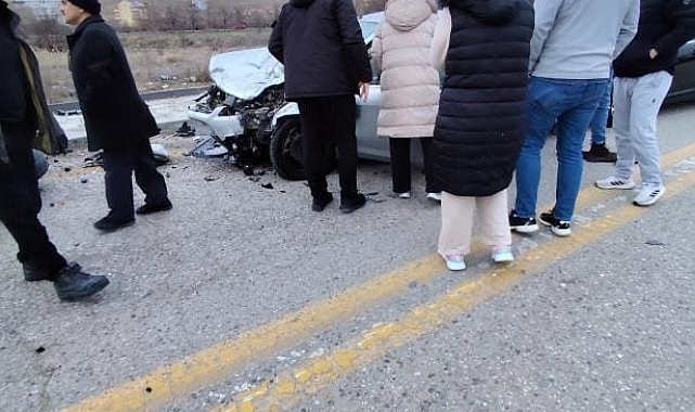 Ankara'da 4 aracın karıştığı kazada bir araç takla attı: Yaralılar var
