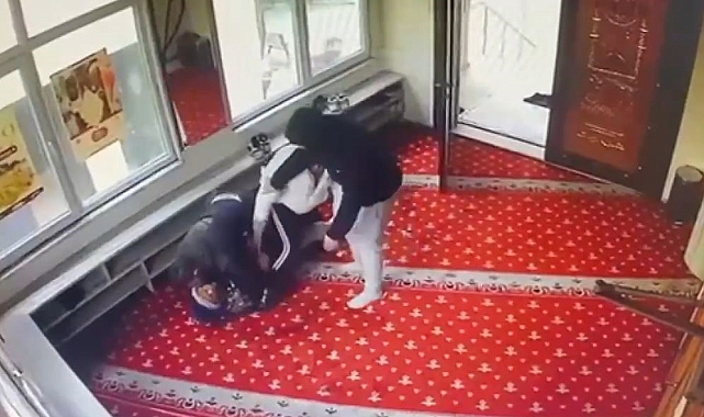 Başakşehir'de Cami İçinde Makaslı Saldırı: Bir Çocuk Yaralandı