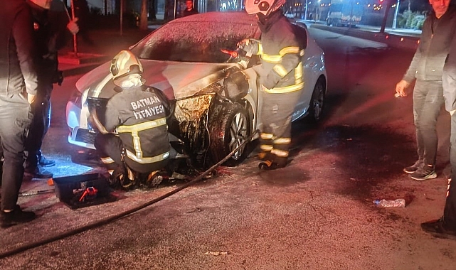 Batman'da Otomobil Yangını: Araç Kullanılamaz Hale Geldi