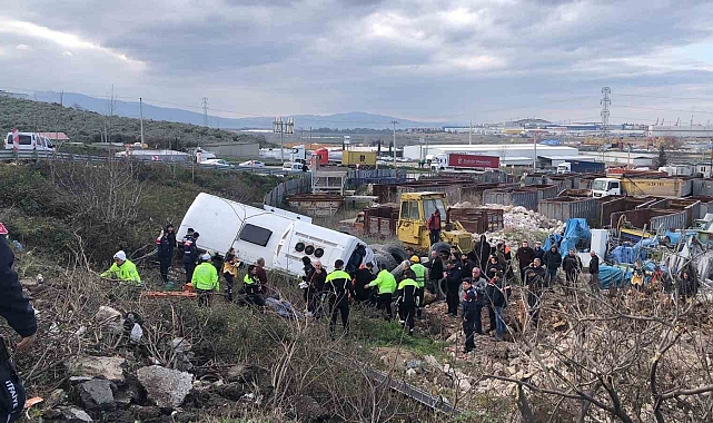 Bursa Gemlik'te Feci Kaza: Servis Otobüsü Şarampole Yuvarlandı, 9 Yaralı