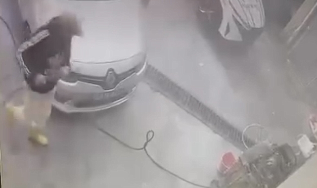 Bursa'da Tazyikli Suyla Dans Eden Adam Kamerada