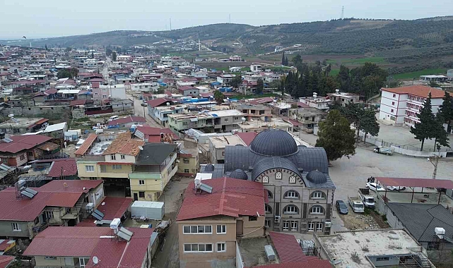 Camiler minaresiz, minareler camisiz kaldı