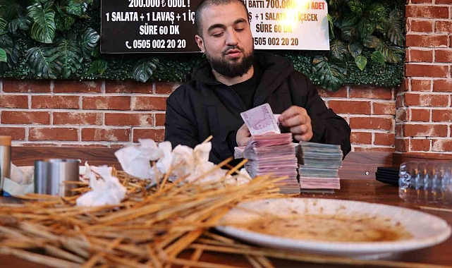 Denizli'de Çöp Şiş Yeme Rekoru Kırıldı: 360 Çöp Şiş Yiyerek 300 Bin TL Kazandı!