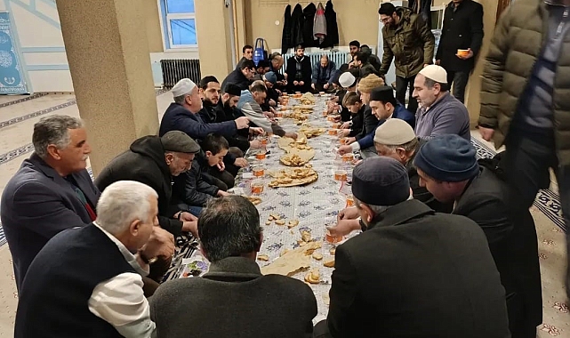 Diyadin'de Sabah Namazı Buluşması ve Halise İkramı
