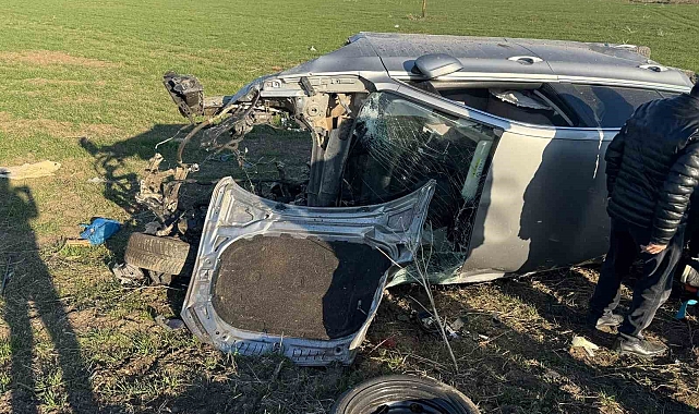 Diyarbakır'da takla atan otomobil hurdaya döndü: 2 yaralı