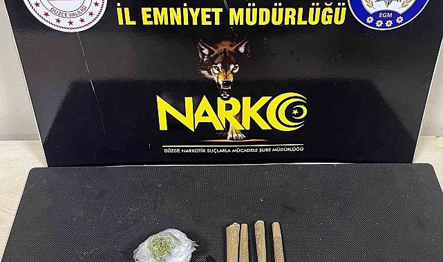Düzce'de 26 Yıl Hapis Cezası Olan Şahıs Esrarla Yakalandı