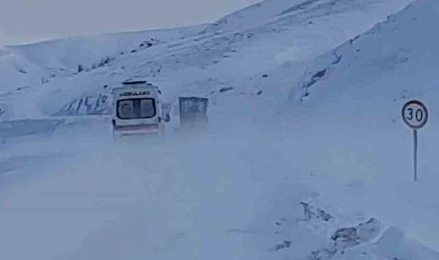 Elazığ'da Kar Engeline Rağmen Hasta Vatandaş Hastaneye Ulaştırıldı
