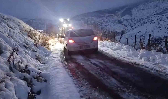 Elazığ'da Kar Kurtarması: Vatandaşın Yardımına İl Özel İdaresi Ekipleri Koştu