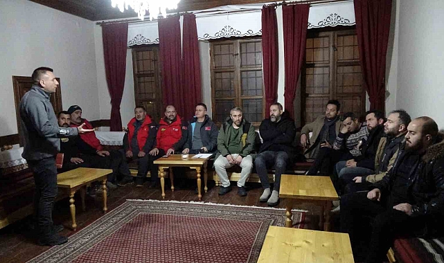 Erzurum Macera Offroad Ekibi Toplantısını Tarihi Paşabey Konağı'nda Yaptı