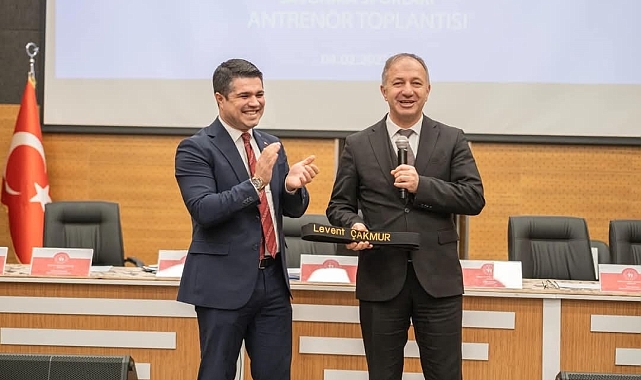 Erzurum Sporunda Yükseliş: İl Müdürü Çakmur'a Anlamlı Hediye