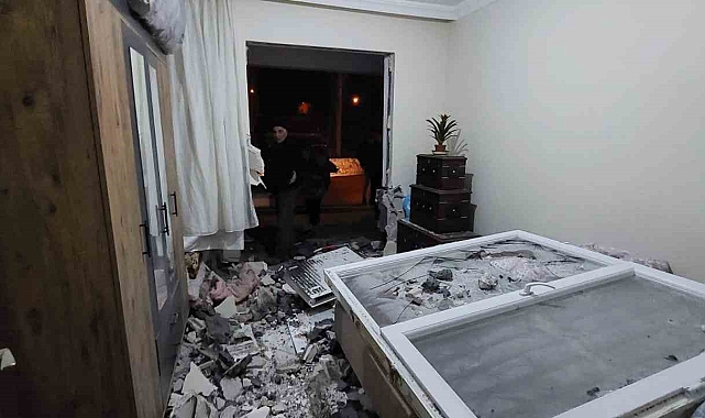 Erzurum'da Peş Peşe Gelen Felaketler: Önce Heyelan, Şimdi de Otomobil Yatak Odasında!
