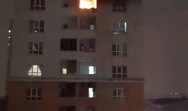 Esenyurt'ta 26 Katlı Binanın 10. Katında Yangın
